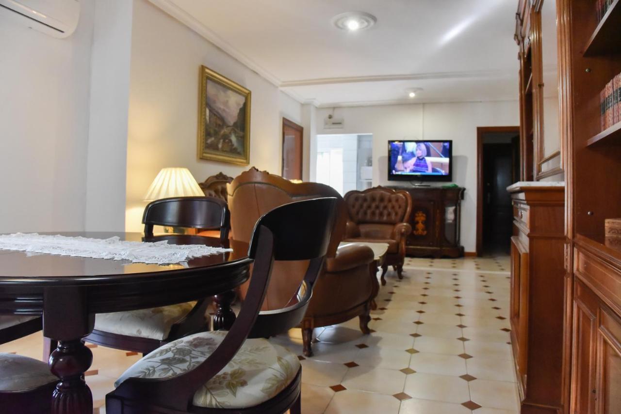 Room Martinez Sevilla Exterior foto